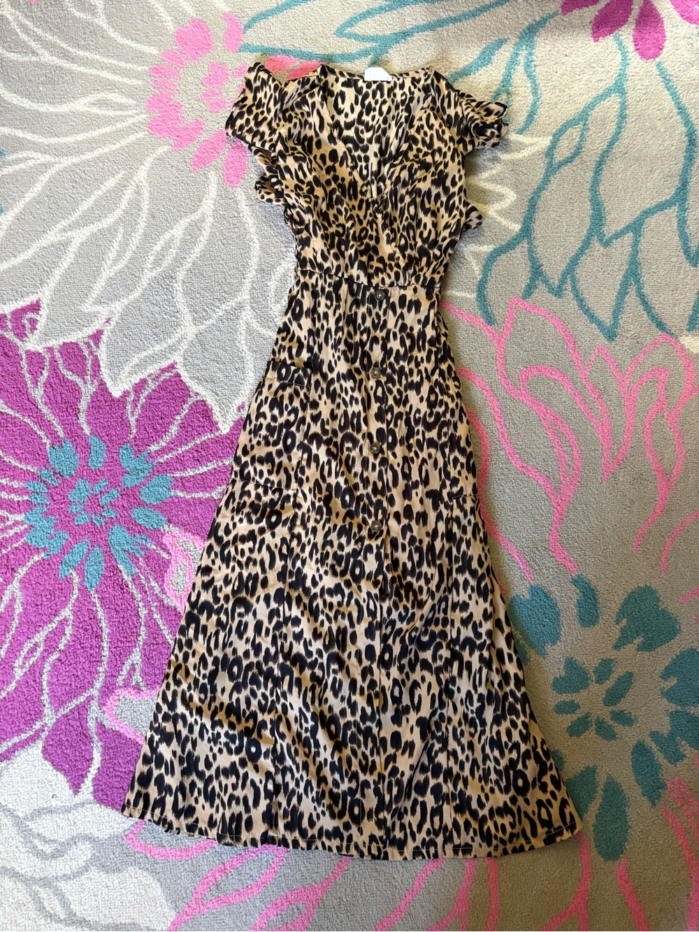 Sienna Sky Leopard Print V-Neck Short Sleeve Midi Dress Size Small